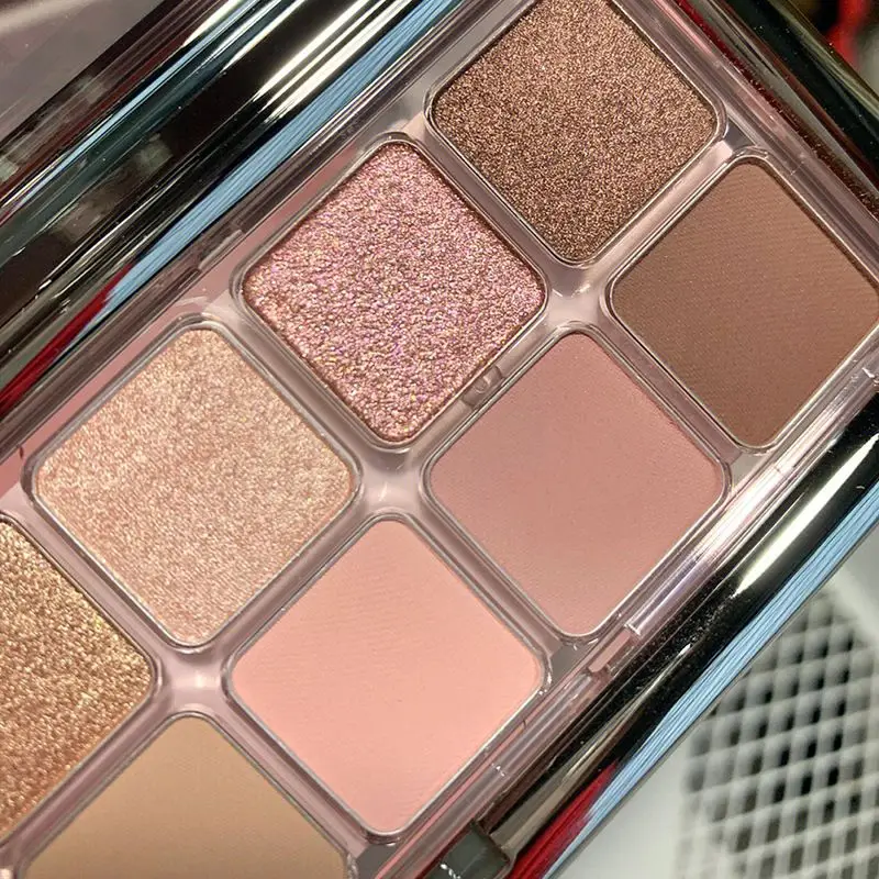 12 kolorowych cieni do powiek  – Beauty Book Makeup Kit recenzja i cena