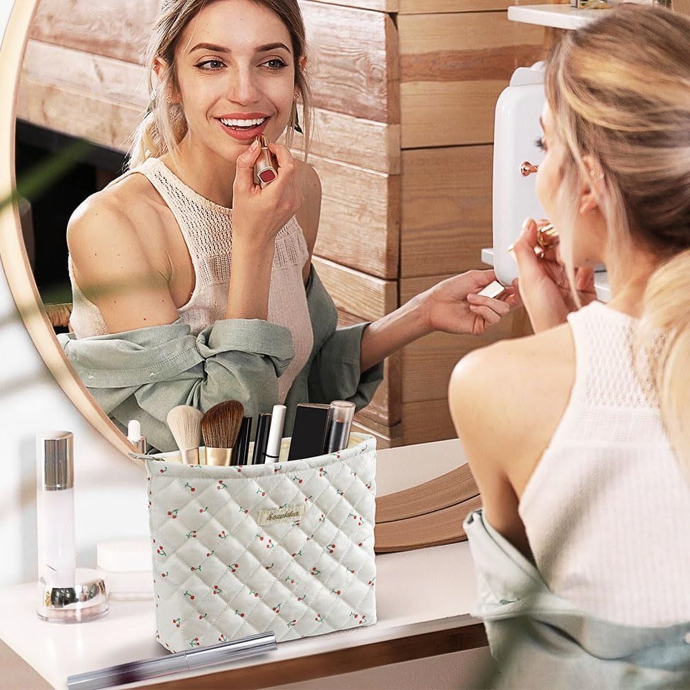 Czarny, żelazny aplikator do t – Waterproof Mascara Wand recenzja i cena