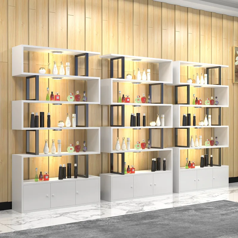 Projekt wnętrz sklepu kosmetyc – Beauty Makeup Store recenzja i cena